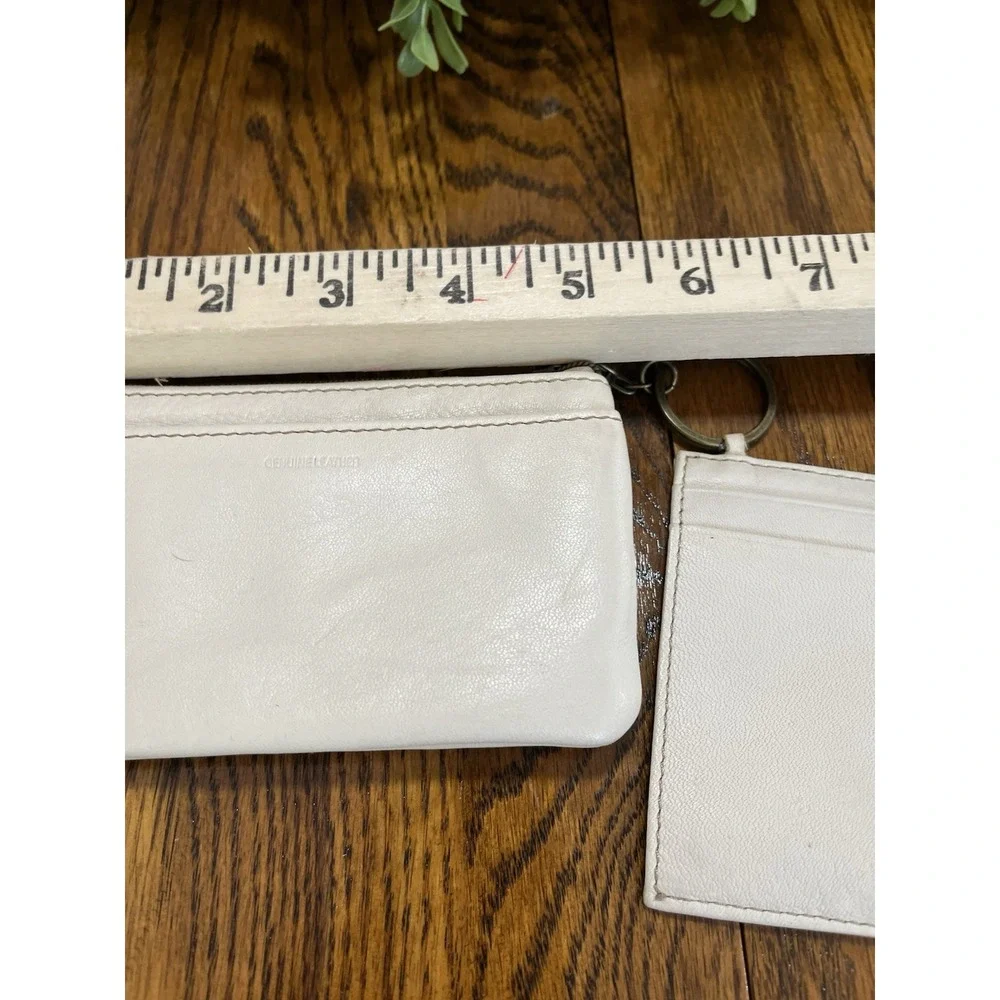 Vintage Fossil Cream Colored Leather Wallet With Attached Card Holder